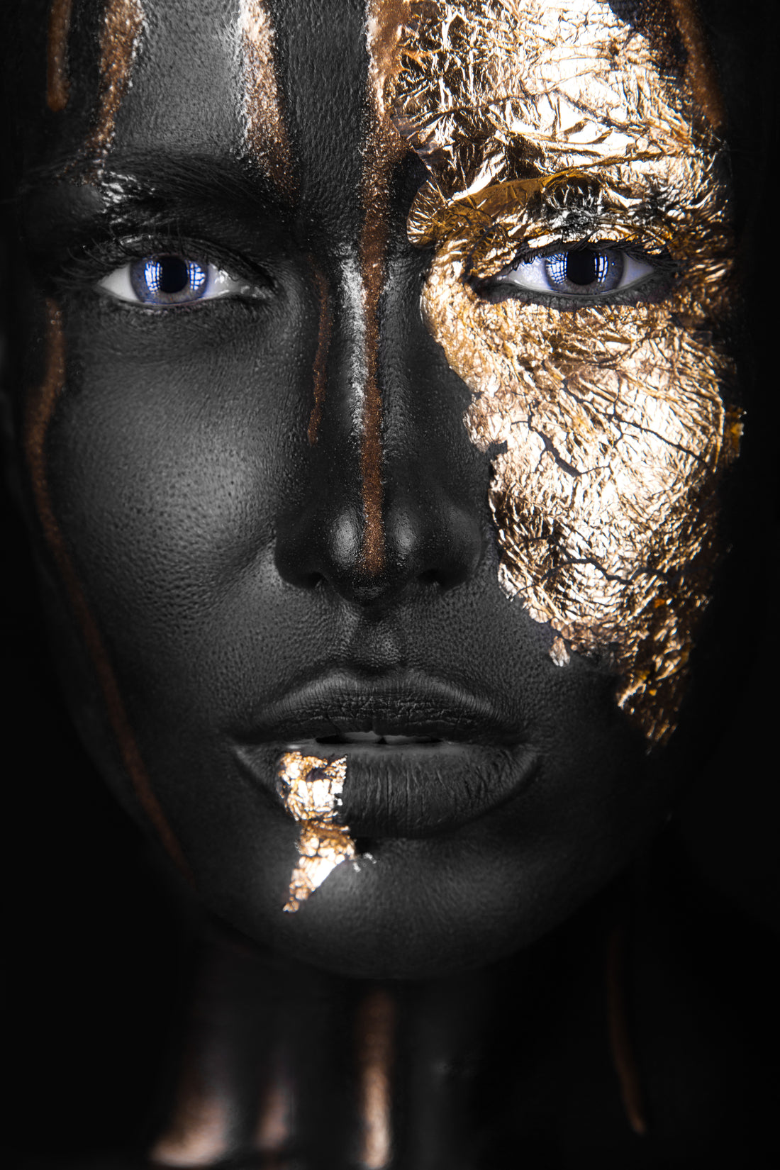 Touch of gold & Black & Gold woman